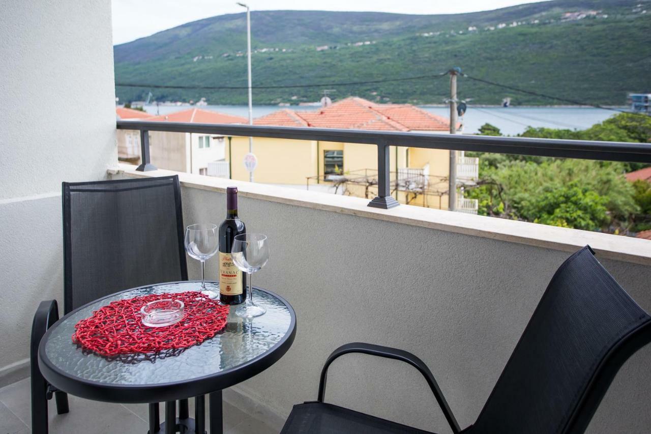 Hotel Olimpija Plus แฮร์เซ็ก-โนวี ภายนอก รูปภาพ
